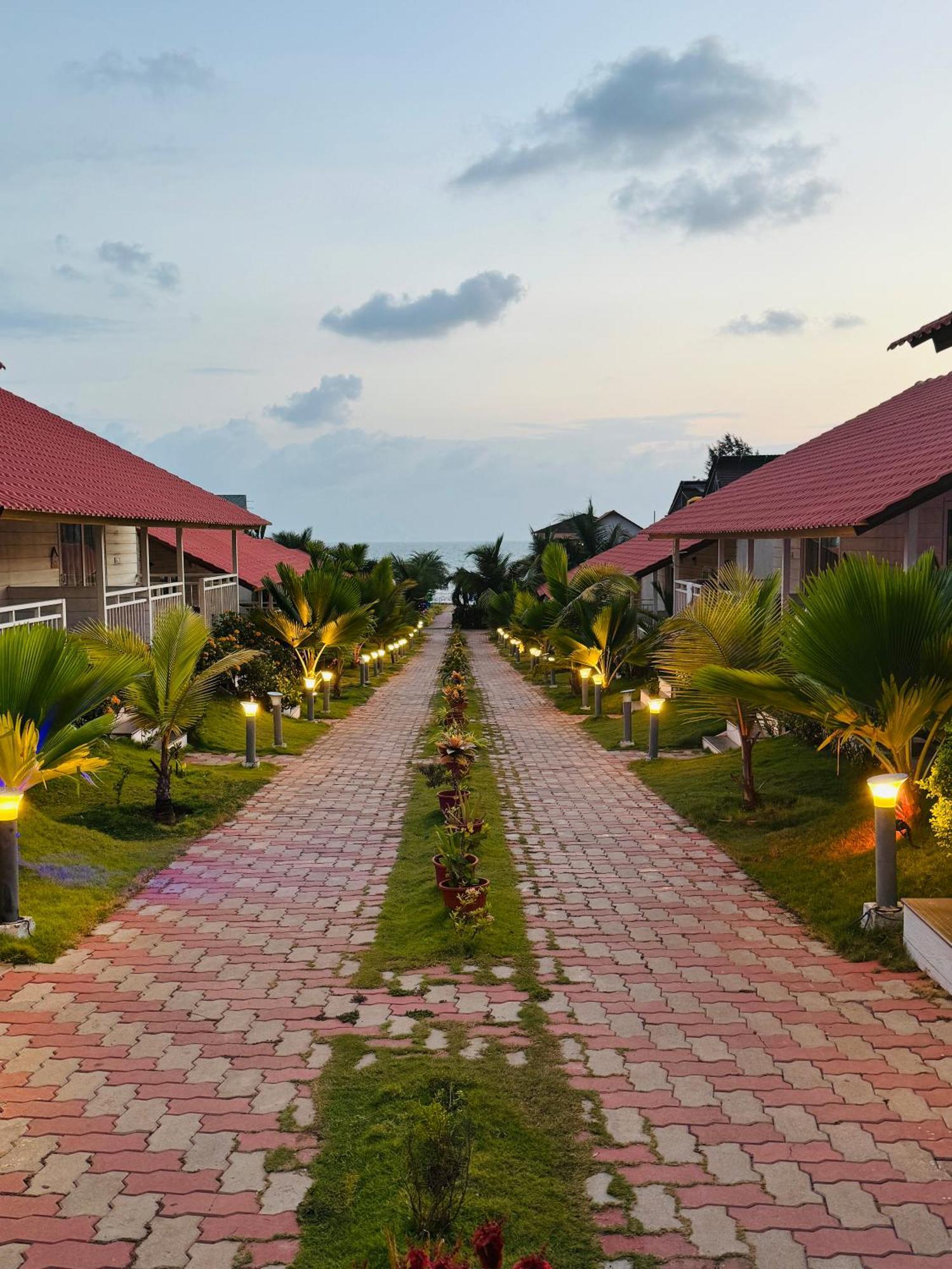 Maargit Beach Resort Mandrem Exterior photo